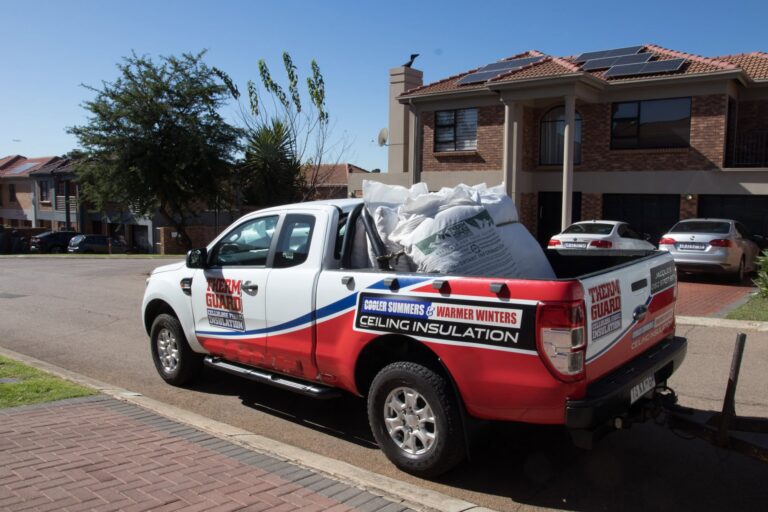Thermguard cellulose fibre ceiling insulation installation